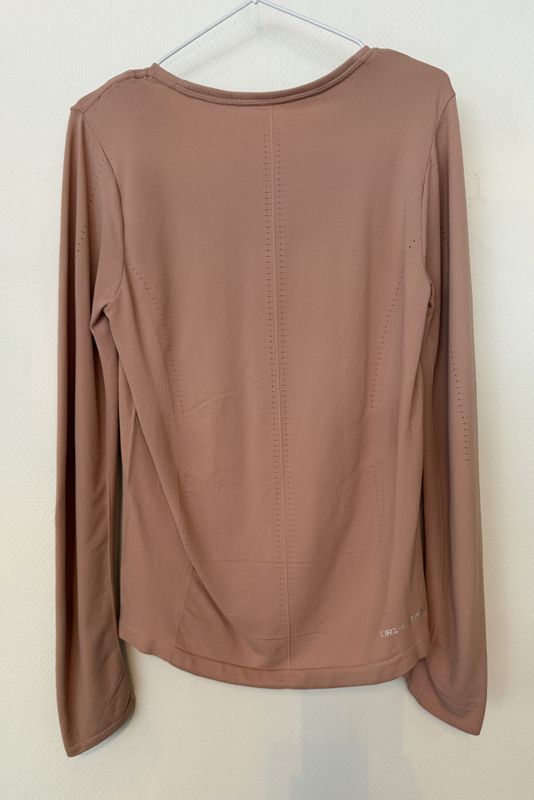 102575- Nike