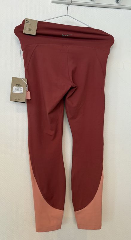 102560B- Yoga treningstights Nike
