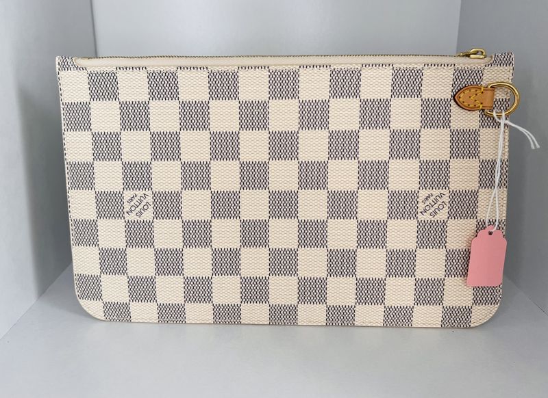 102292 - Louis Vuitton Damier Azur Neverfull Clutch 