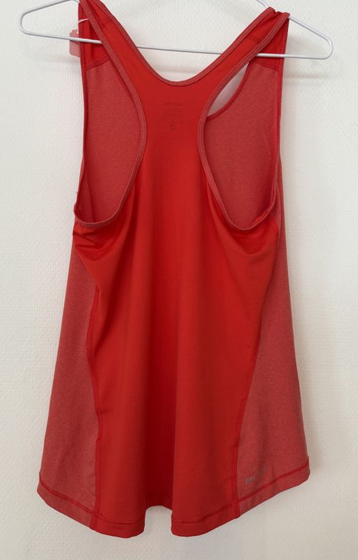102568- Nike 