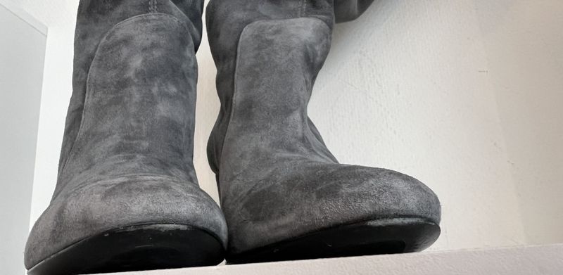 102636 - Vero Cuoio Suede Knee High Boots