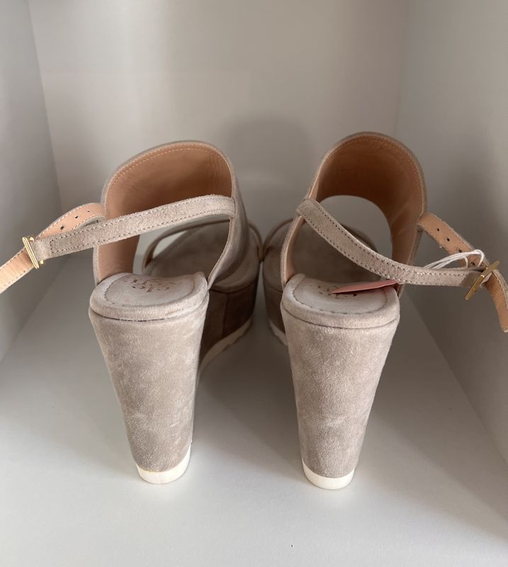 102444 - Eleventy Suede Wedges Sandals 