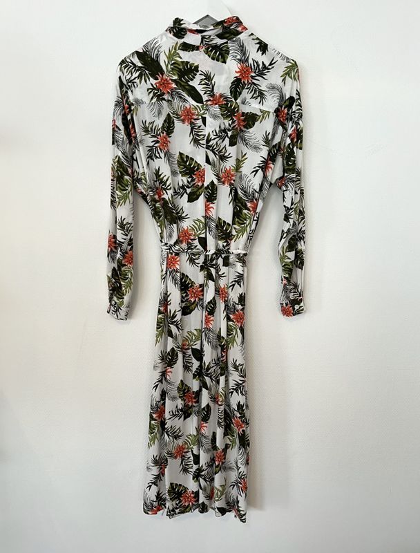 101922 - Undorn kjole