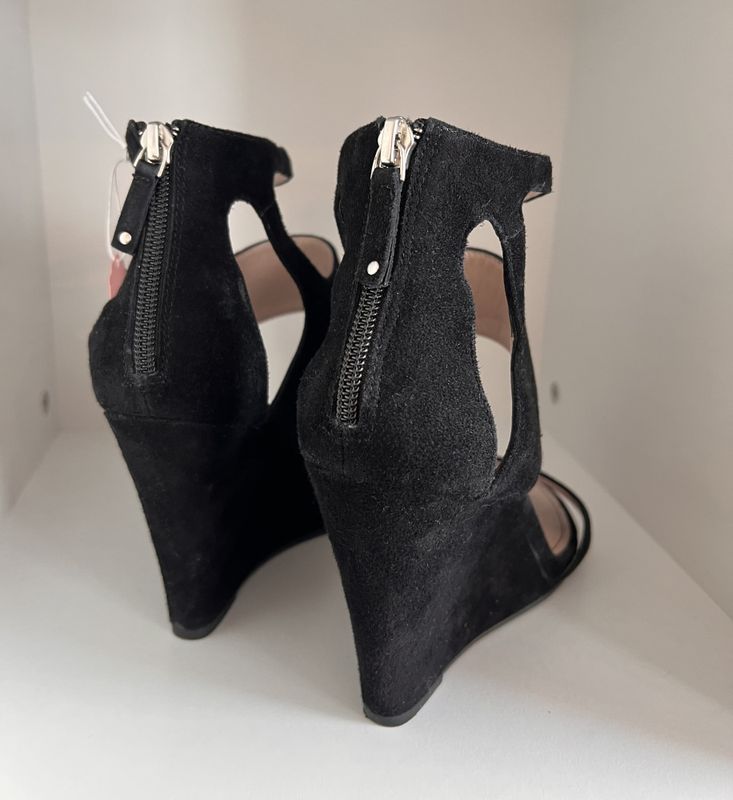 102526 - DKNY Black Suede Wedges