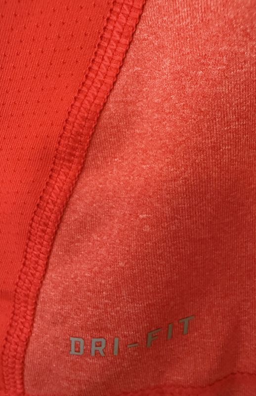 102568- Nike 