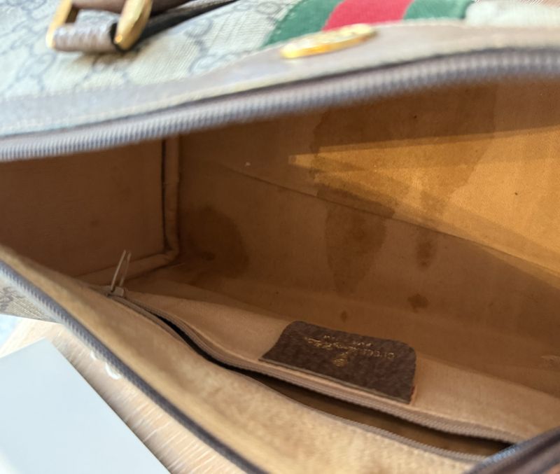 101893- Gucci Boston bag